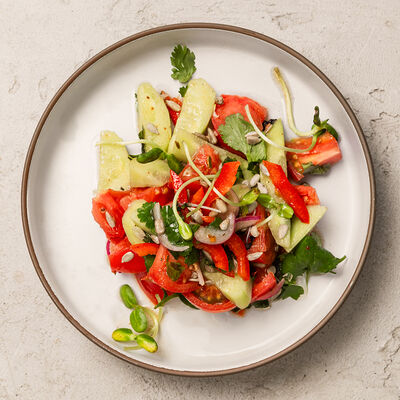 Овощной салат в Лали Бистро по цене 580 ₽