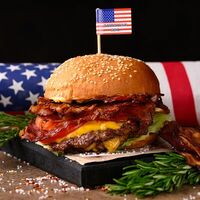 Бейконатор бургер в American BBQ