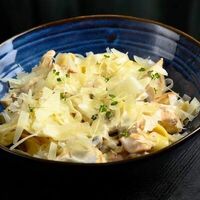 С курицей и грибами в Pravda Lounge