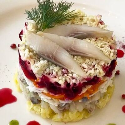 Селедка под шубой в Золотые караси по цене 780 ₽
