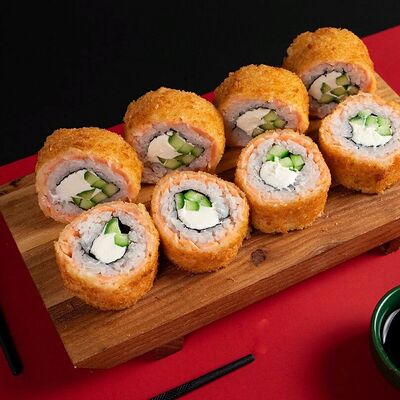 Огненный самурай темпура Hot в Рыбин Гуд Sushi Premium по цене 789 ₽