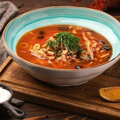 Суп Солянка мясная в Седло по цене 555 ₽