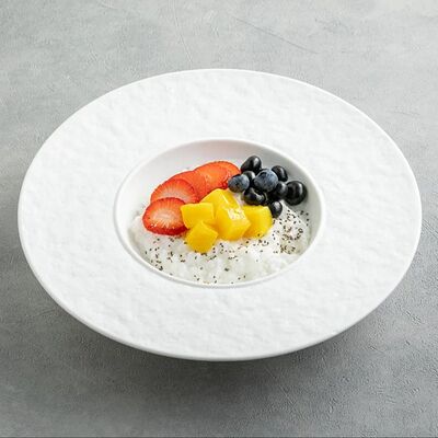 Рисовая каша с сезонными фруктамив На Парах по цене 430