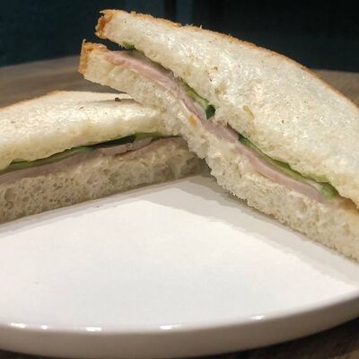 Сэндвич с ветчиной в Dr coffeer по цене 249 ₽