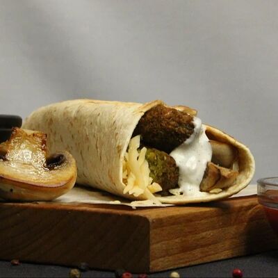 Фалафель Сырный с грибами большой в 28 Отдел Шавермы по цене 585 ₽