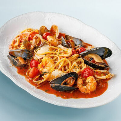 Спагетти с морепродуктами в Терраса по цене 2390 ₽