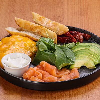 Завтрак с лососем в Панчо фактори по цене 770 ₽