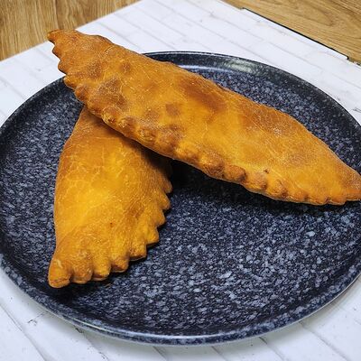 Чебурек Куриный (2 шт.) в ШАУРМАНИЯи НЕ ТОЛЬКО по цене 299 ₽