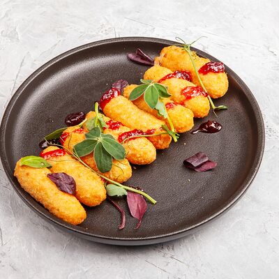 Сырные палочки в малиновом соусе в Смольный по цене 400 ₽