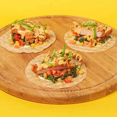 Тако с хрустящим цыпленком в Атлас еды по цене 800 ₽