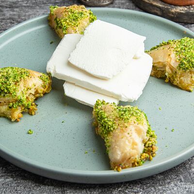 Пахлава ореховая в Marmaris Steak House по цене 550 ₽