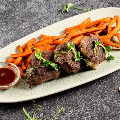 Медальоны из говяжьей вырезки в Мускат по цене 1225 ₽