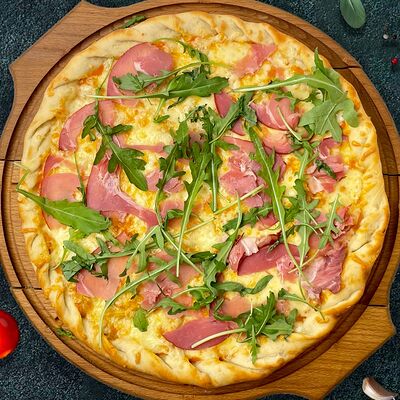 Пицца Прошутто Крудо и руккола в Pizza della Casa по цене 669 ₽