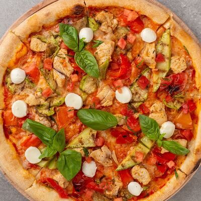 Пицца с индейкой, овощами-гриль и моцареллой в Hive по цене 990 ₽