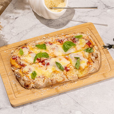 Пицца маргарита в Терра по цене 920 ₽