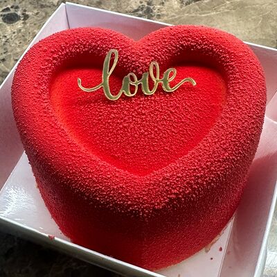 Бенто муссовый торт сердце love в Allowberry по цене 3700 ₽