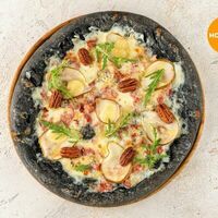 Пицца Блэк с грушей,голубым сыром и орехом пекан 28см в Пицца Пи