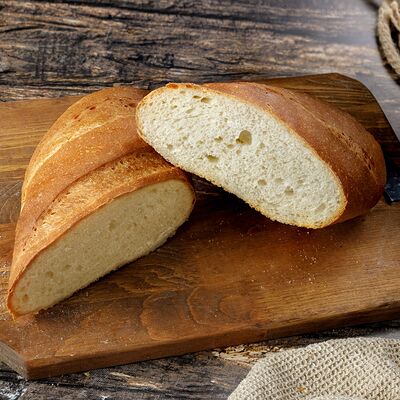 Батон нарезной в Ватруш пекарня-кондитерская по цене 95 ₽