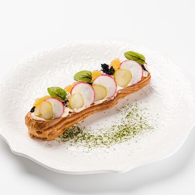 Эклер с копченым омулем в Омулевочная по цене 350 ₽