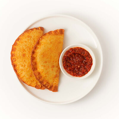 Чебуреки с говядиной и свининой с соусом в Saperavi Cafe по цене 398 ₽