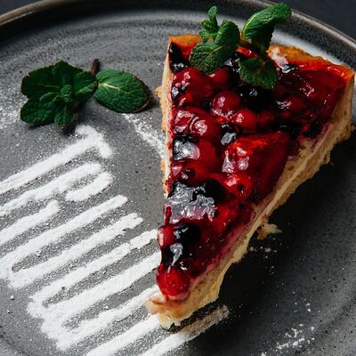 Пирожное Лесные ягоды в ТВИШИ по цене 432 ₽