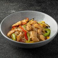Лапша стеклянная фунчоза с курицей в Роллофф