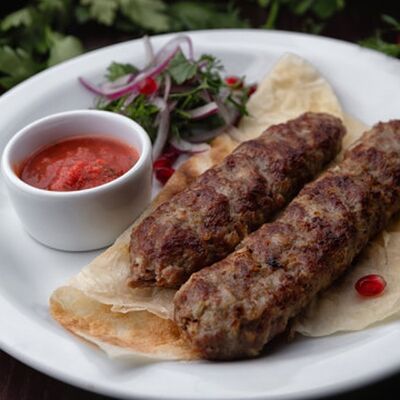 Люля-кебаб на мангале (2шт. - 270 г) в Вкусно и Быстро по цене 895 ₽