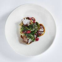 Томленая лопатка бычка с перловкой и белыми грибами в I Like Wine 2.0