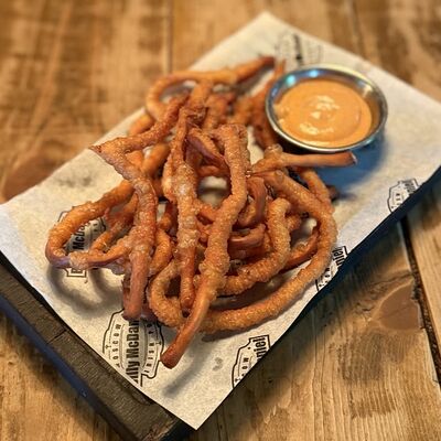 Жареный сыр чечил в Billy McDaniel по цене 590 ₽