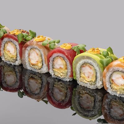 Ролл с пятью видами рыбы в Bluefin по цене 2080 ₽
