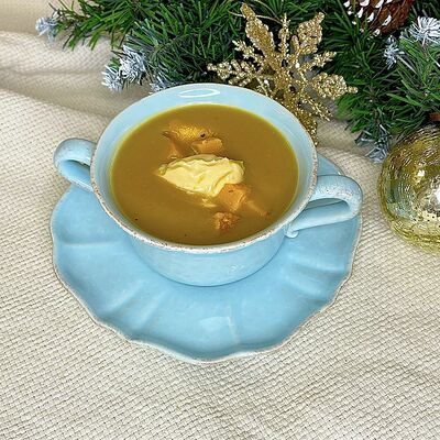 Тыквенный суп-пюре с карамельной сметаной в Debaton по цене 180