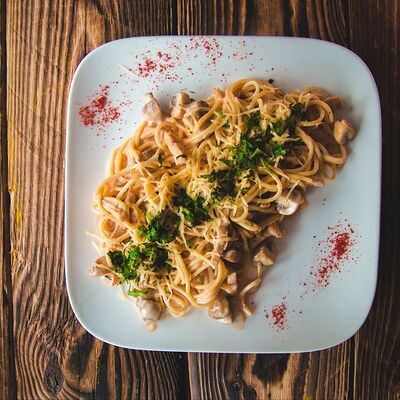 Паста Куриная со сливочным соусом в Бухара по цене 450 ₽
