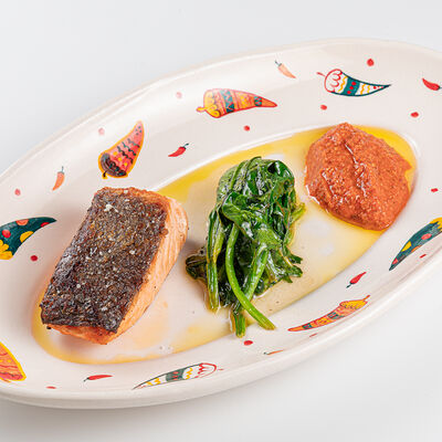 Форель, ромеско, шпинат в Sangre Fresca по цене 1710 ₽