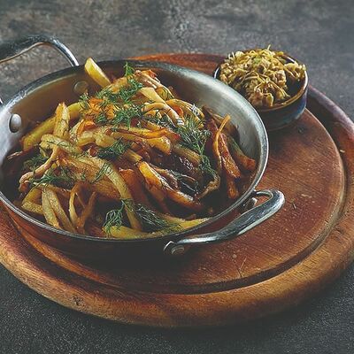 Жареный картофель с сезонными грибами в Мангал&Грузия по цене 450 ₽