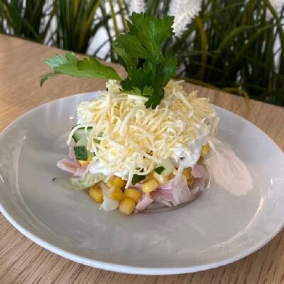 Салат в ветчиной в Столовая Щи-Борщи по цене 102 ₽