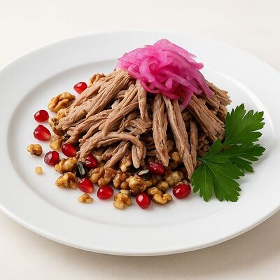 Салат Тбилисо в Хинкали Домашние традиции по цене 450 ₽