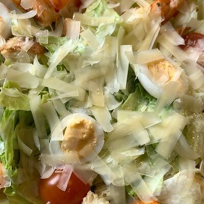 Цезарь с креветками в Маркс по цене 695 ₽