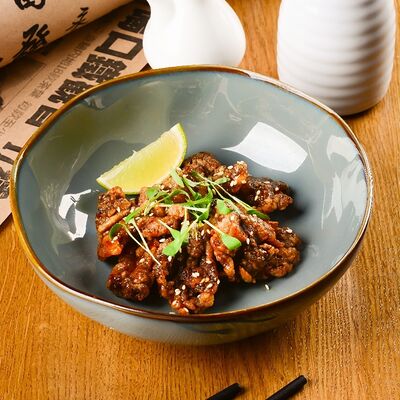 Хрустящая говядина с кунжутом в ВАЗИЮ по цене 569 ₽