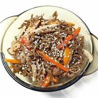 Вок Удон с курицей в сладком чили в Roll Goodman