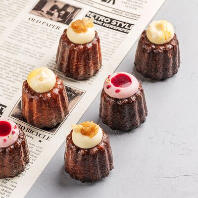 Канеле с малиновым кремом в Кондитерская пекарня Варвара и Jerome по цене 158 ₽