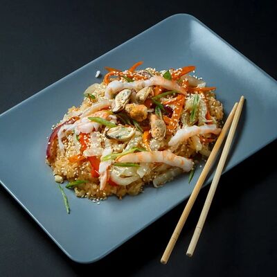 Рис с морепродуктами в Sushi Seven по цене 499 ₽