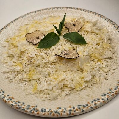Карпаччо из цветной капусты в Марио траттория по цене 670 ₽