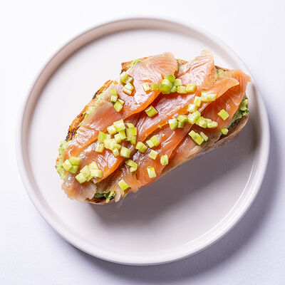 Гуакамоле, форель, огурец в Бистро Рыба Мечты по цене 690 ₽