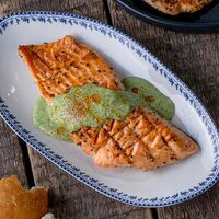 Стейк из лосося в Хачапури Марико