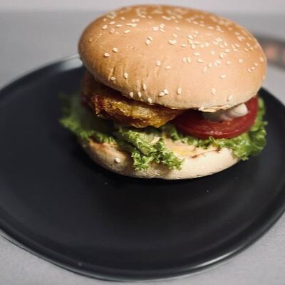 Бургер куриный в Градус по цене 390 ₽