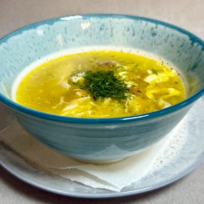 Куриный суп с яичным бульоном в Oasis по цене 280 ₽