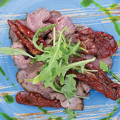 Неаполитанский Ростбиф с вялеными томатами в Тальятелло по цене 740 ₽