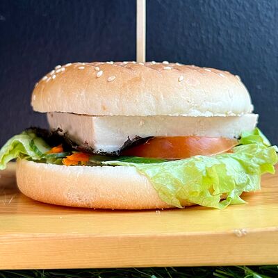 Бургер с тофу и нори в Vegan Pyramid по цене 265 ₽