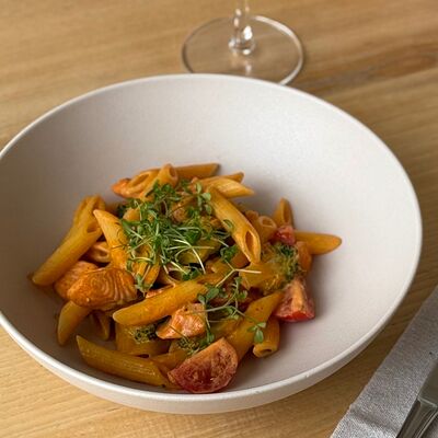 Пенне с брокколи и форелью в сливочном соусе в Matilda по цене 910 ₽