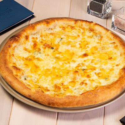 Пицца 4 сыра 28 см в Мясо & Рыба по цене 940 ₽